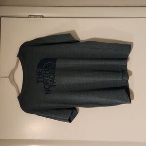 Blue-green North Face t-shirt